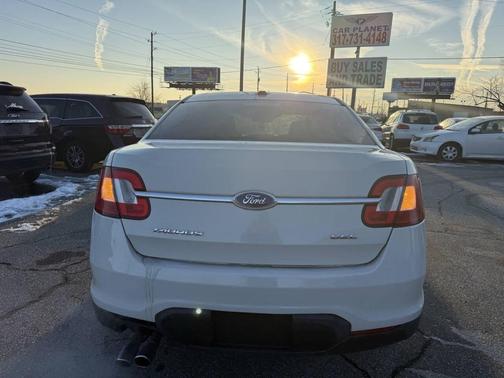 2011 Ford Taurus SEL
