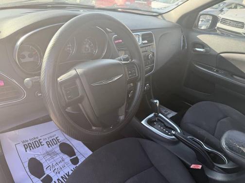 2014 Chrysler 200 LX