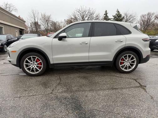 2021 Porsche Cayenne Cayenne