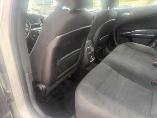 Bright Silver Metallic Clearcoat 2012 Dodge Charger SE