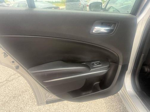 Bright Silver Metallic Clearcoat 2012 Dodge Charger SE
