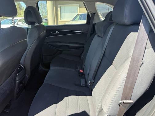 Ebony Black 2016 Kia Sorento LX
