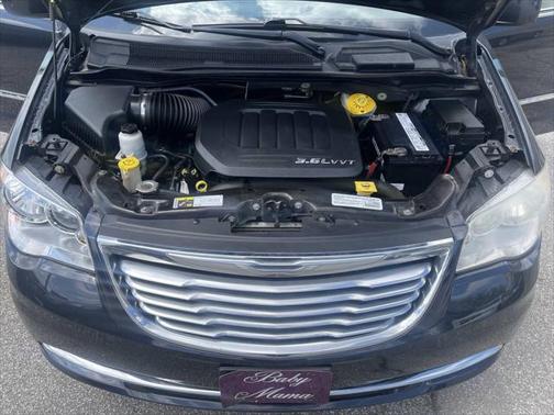 2014 Chrysler Town & Country Touring