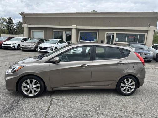 2012 Hyundai Accent SE