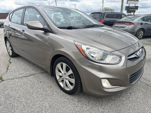 2012 Hyundai Accent SE