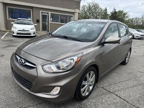 2012 Hyundai Accent SE