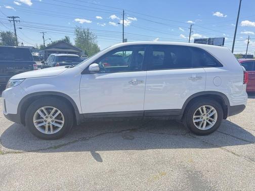 Snow White Pearl 2015 Kia Sorento LX