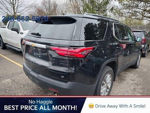 Mosaic Black Metallic 2023 Chevrolet Traverse LT Leather