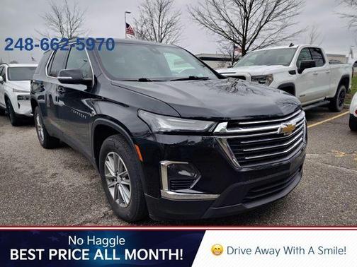 Mosaic Black Metallic 2023 Chevrolet Traverse LT Leather