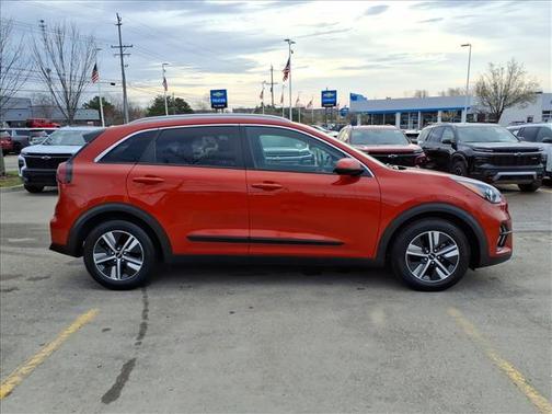 Solar Orange 2022 Kia Niro LXS