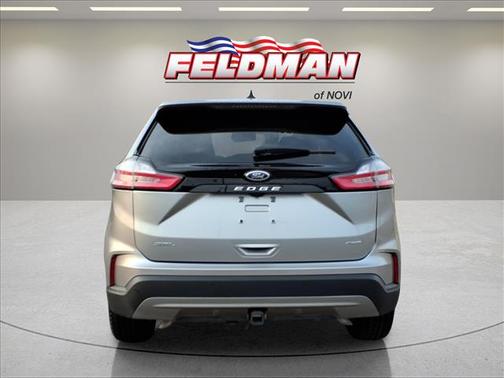 Iconic Silver Metallic 2024 Ford Edge SEL