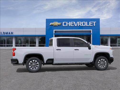 Summit White 2026 Chevrolet Silverado 2500 Custom
