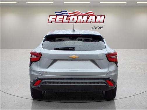 Sterling Gray Metallic 2024 Chevrolet Trax LS
