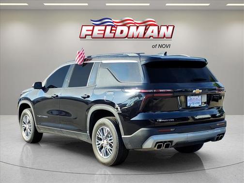 Mosaic Black Metallic 2024 Chevrolet Traverse LT