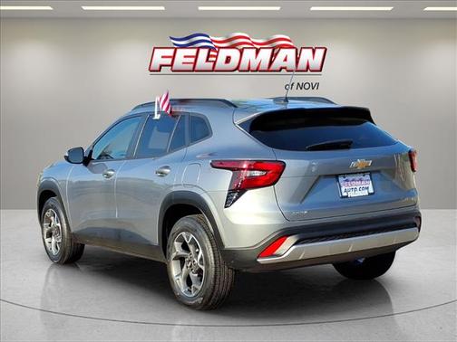Sterling Gray Metallic 2024 Chevrolet Trax LT