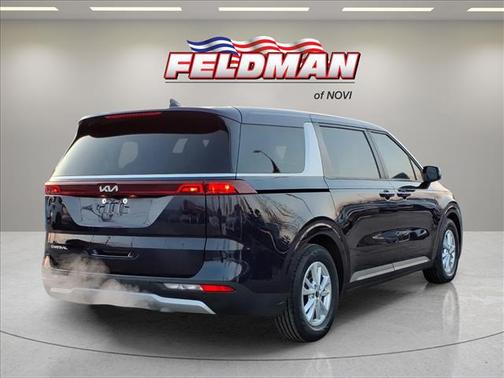 2023 Kia Carnival LX