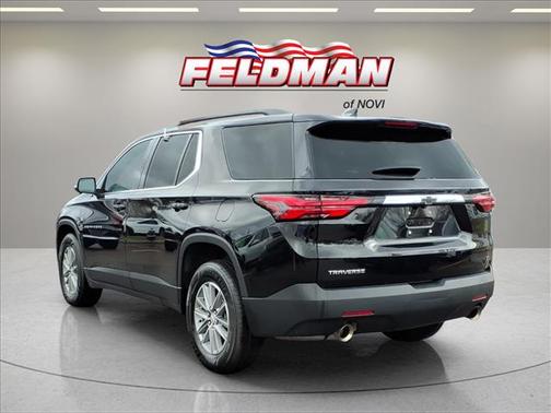 Mosaic Black Metallic 2023 Chevrolet Traverse LT Cloth