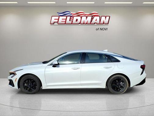 Snow White Pearl 2025 Kia K5 LXS