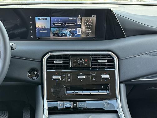 2025 Nissan Armada SV