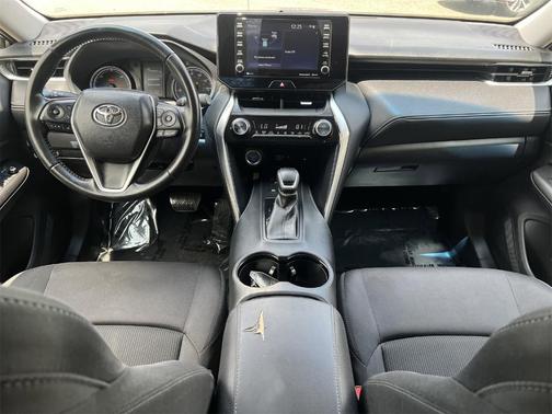 2022 Toyota Venza LE