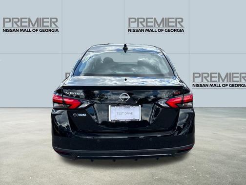 2025 Nissan Versa 1.6 SR