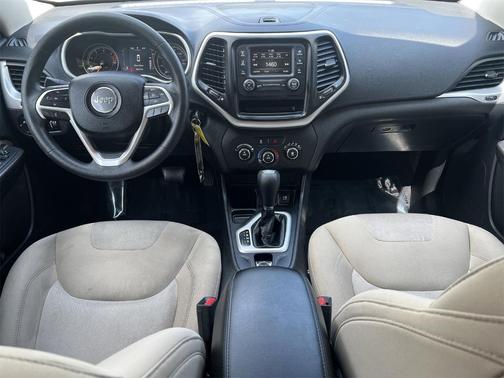 2016 Jeep Cherokee Sport