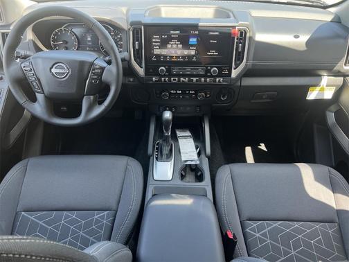 2025 Nissan Frontier SV