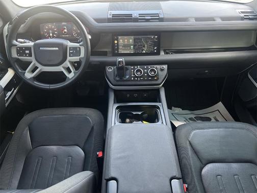 2020 Land Rover Defender 110 SE