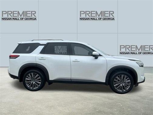 2025 Nissan Pathfinder SL