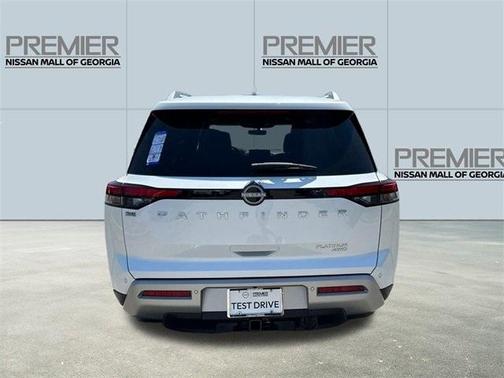2025 Nissan Pathfinder Platinum
