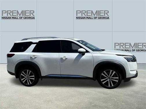 2025 Nissan Pathfinder Platinum