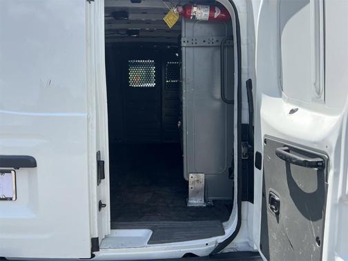 2021 Nissan NV Cargo NV2500 HD SV V6/SV V8