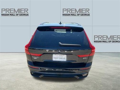 2023 Volvo XC60 B5 Plus Dark Theme