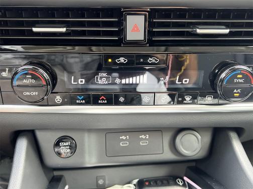 2025 Nissan Rogue SL