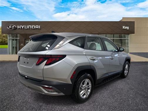 2026 Hyundai TUCSON SE
