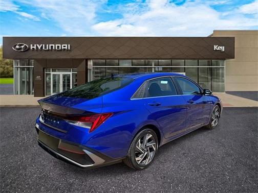 2025 Hyundai ELANTRA SEL