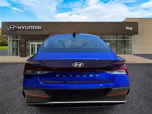 2025 Hyundai ELANTRA SEL