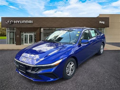 2025 Hyundai ELANTRA SE