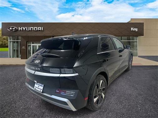 2025 Hyundai IONIQ 5 SE