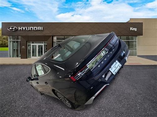 2025 Hyundai SONATA Hybrid Limited