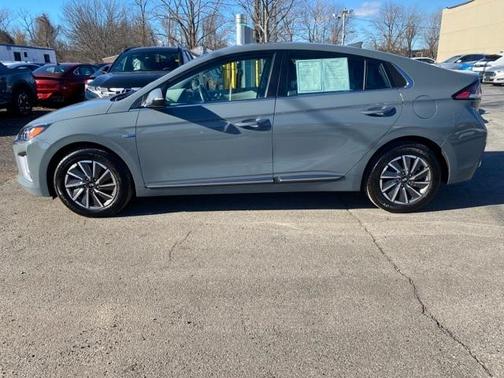 Photo 2 of 54 of 2020 Hyundai IONIQ EV Limited