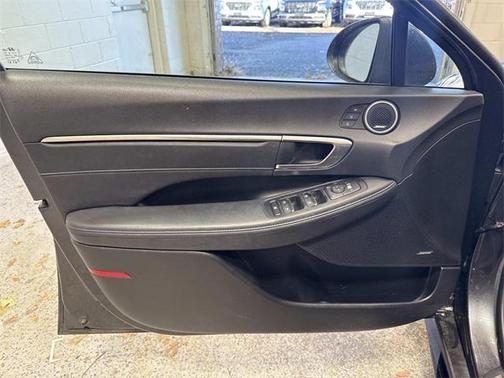 2023 Hyundai SONATA Hybrid Limited