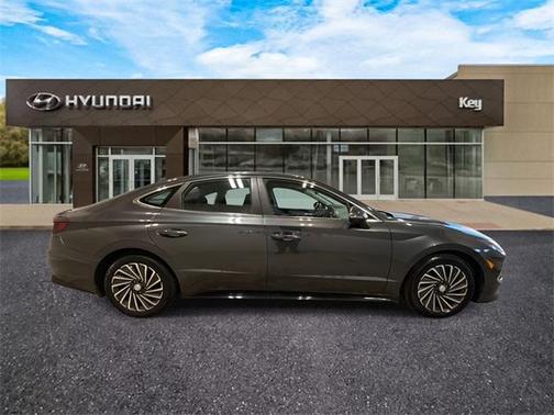2023 Hyundai SONATA Hybrid Limited