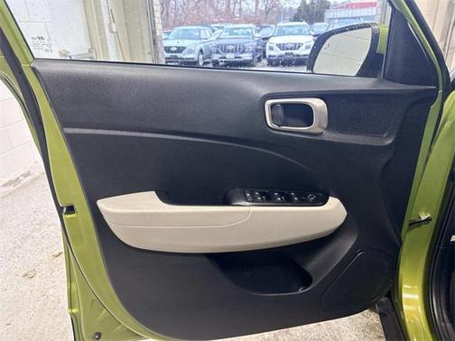 2024 Hyundai VENUE SEL