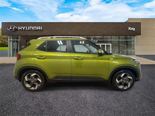 2024 Hyundai VENUE SEL