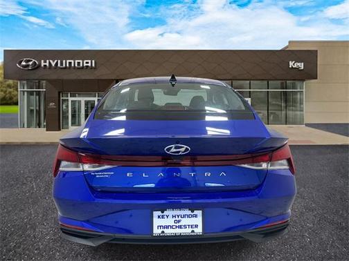 2022 Hyundai ELANTRA SE