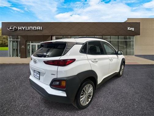 2021 Hyundai KONA SEL