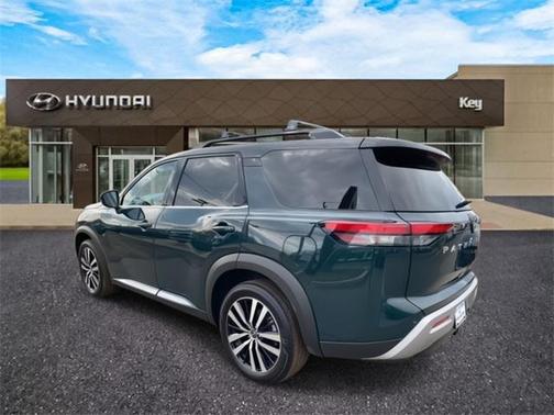 2023 Nissan Pathfinder Platinum 4WD
