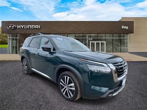 2023 Nissan Pathfinder Platinum 4WD