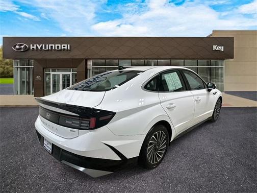 2024 Hyundai SONATA Hybrid SE